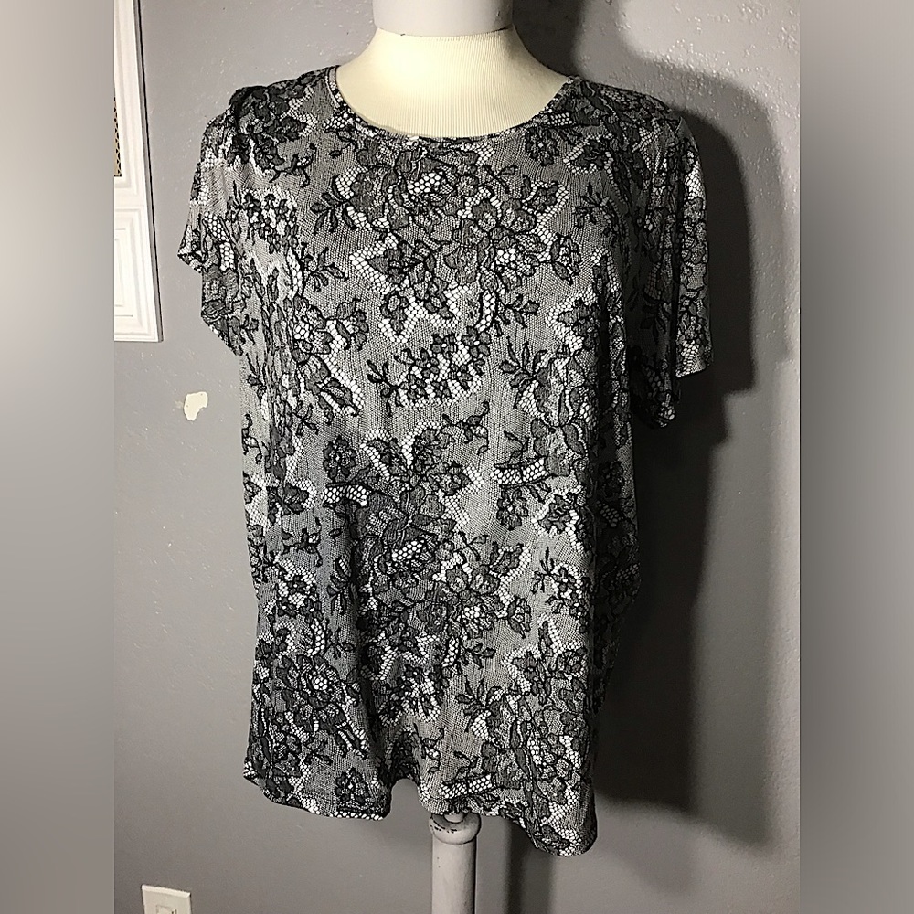 Simply Vera Wang Modern Tee Women’s Sz 2X Color Black/white Floral Short Sleeve - Picture 1 of 10
